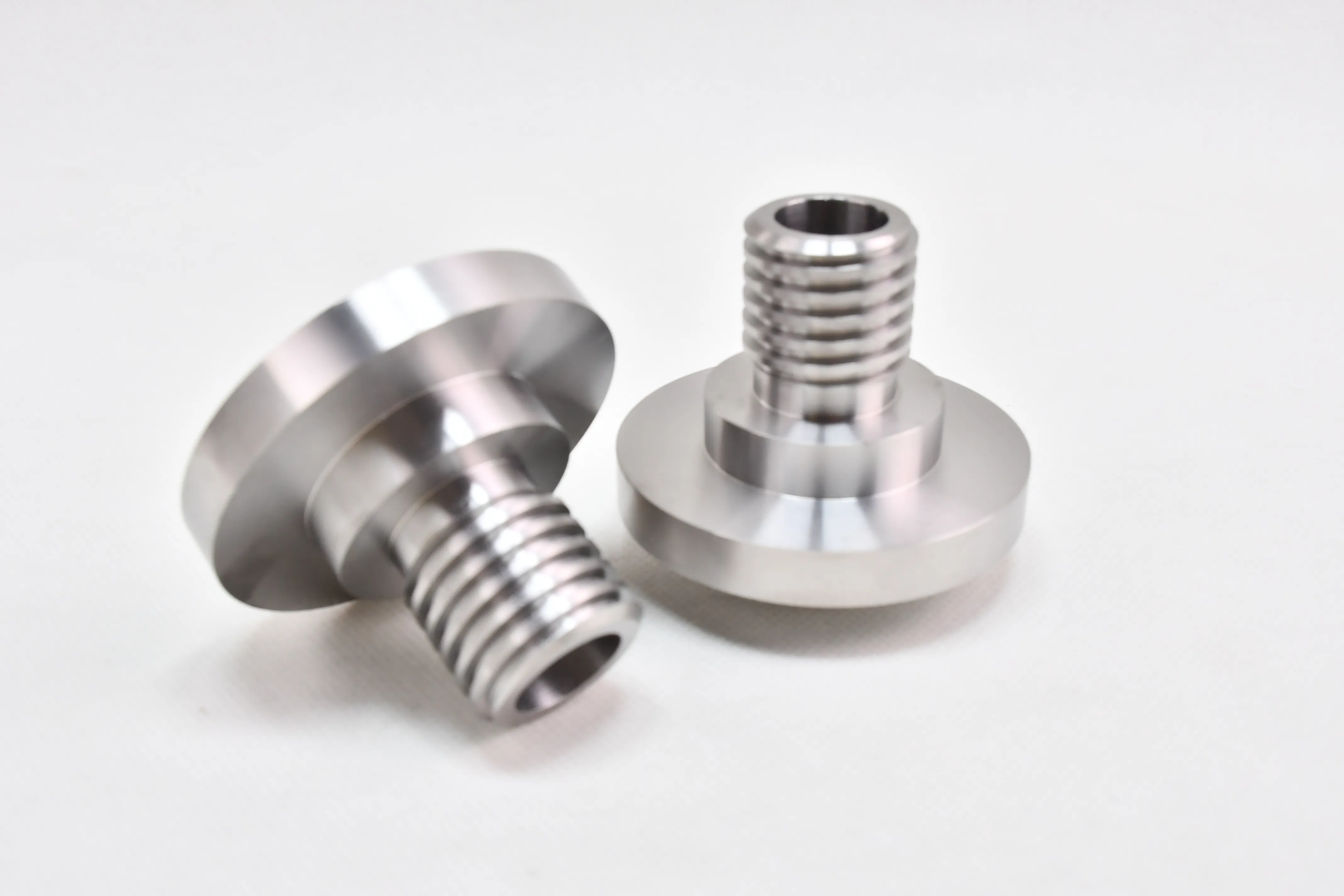 Tungsten alloy heavy-duty screw